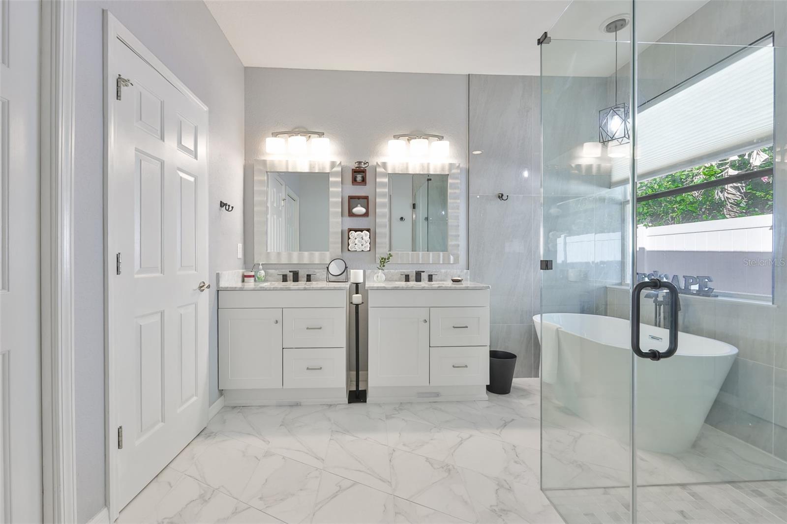 Image 14 of 40 For 9062 Pinebreeze Drive