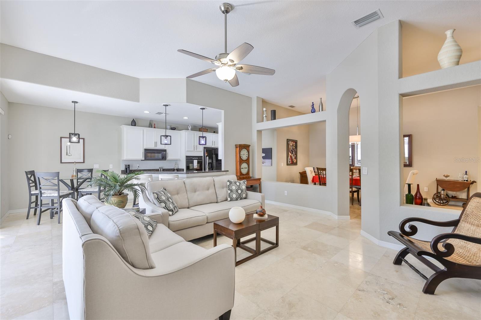 Image 22 of 40 For 9062 Pinebreeze Drive