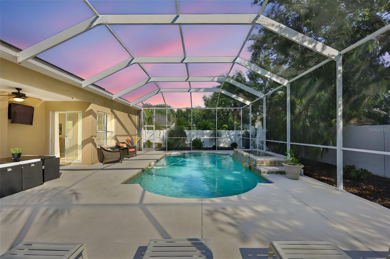 Image 28 of 40 For 9062 Pinebreeze Drive