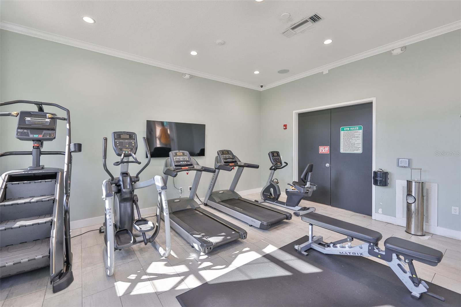 Image 36 of 40 For 9062 Pinebreeze Drive