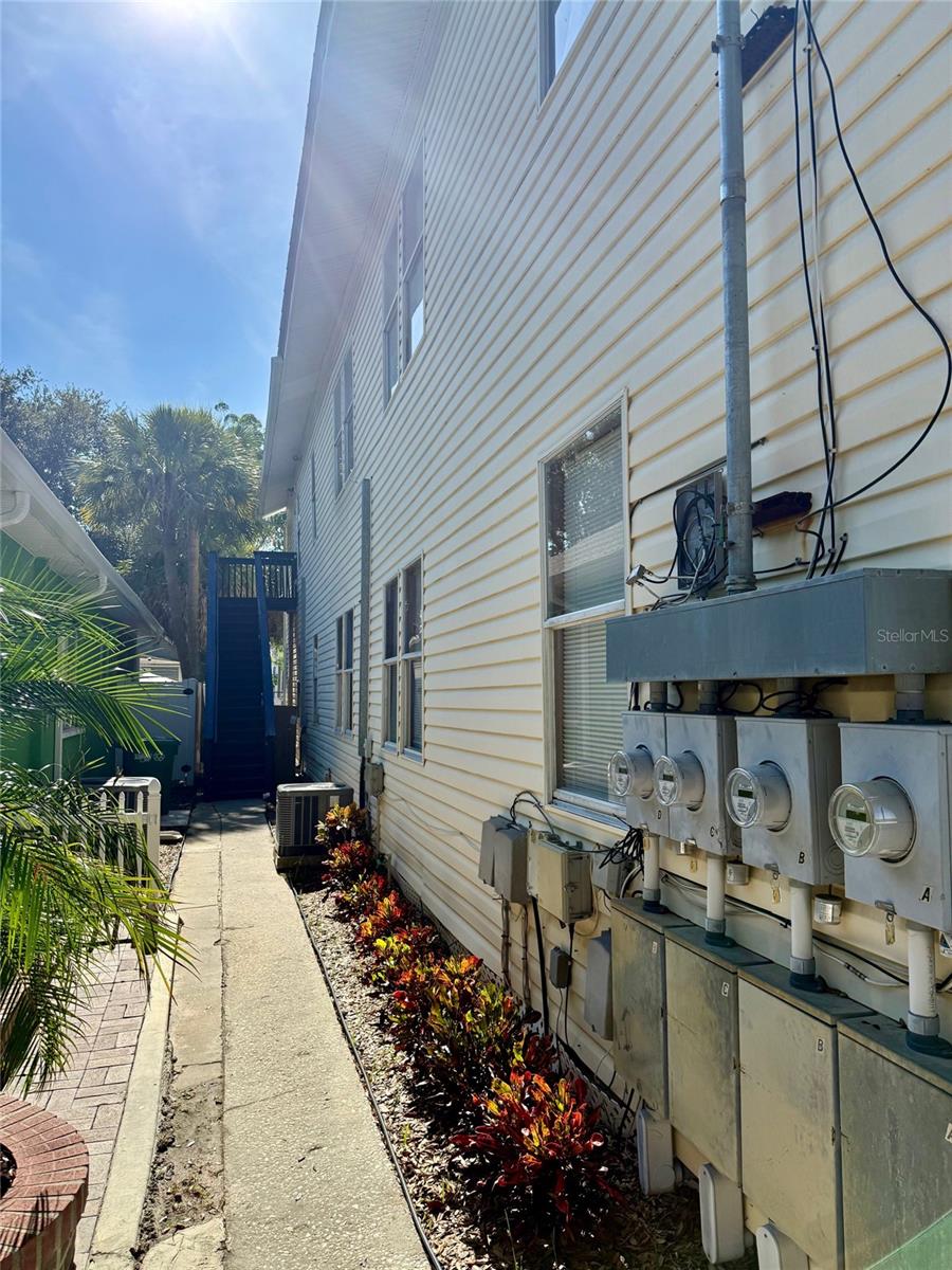 Image 4 of 31 For 2322 Cherry Street