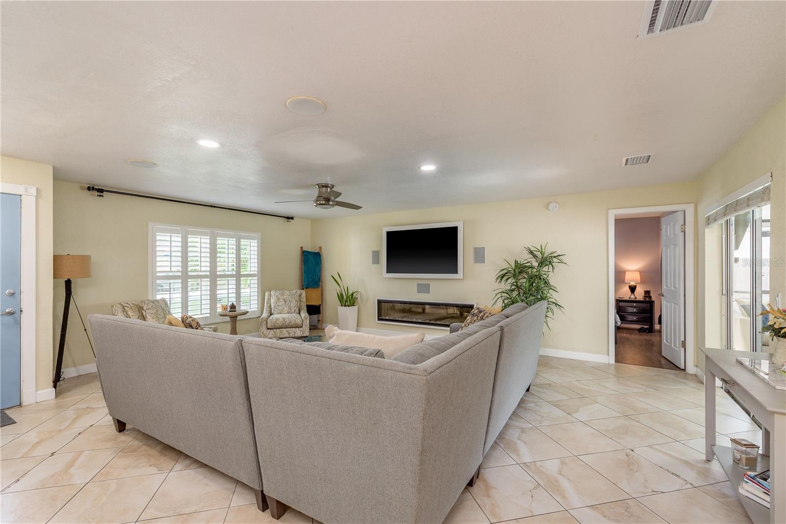 Image 8 of 55 For 12406 Forest Lane Drive