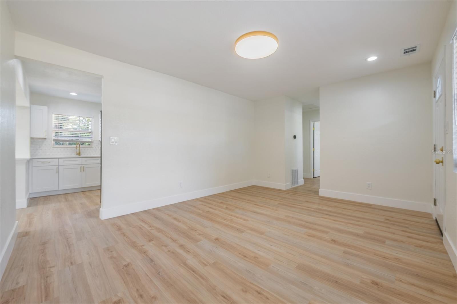 Image 3 of 32 For 4323 Lois Avenue