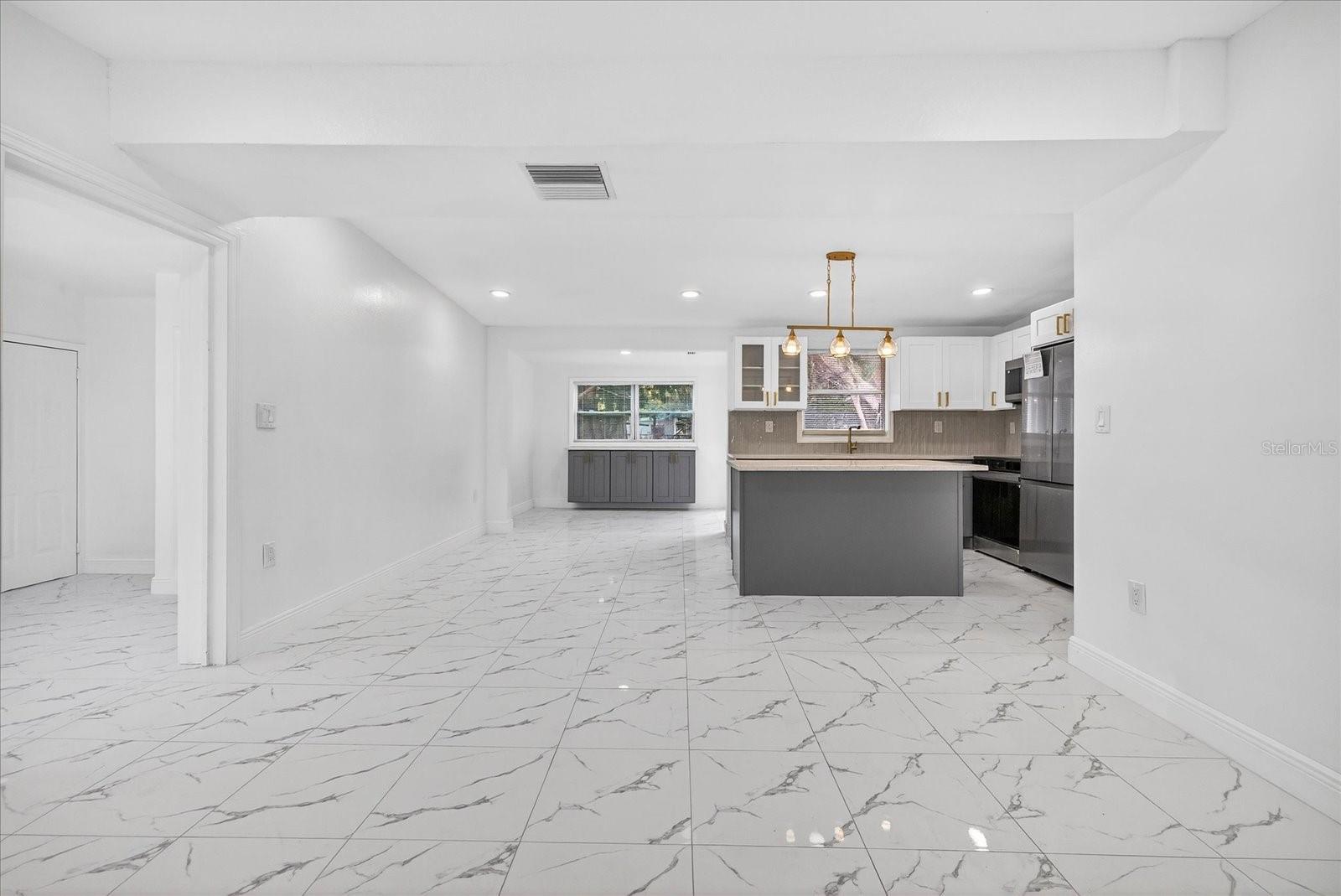 Image 10 of 33 For 2152 Barcelona Drive