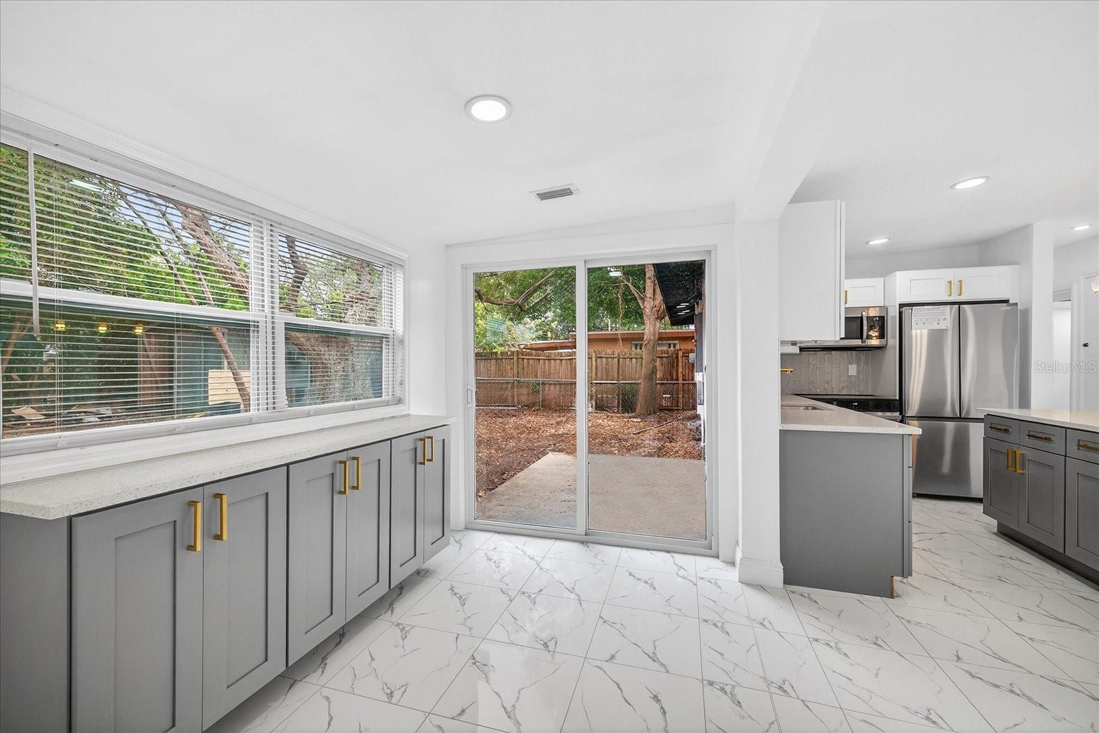 Image 12 of 33 For 2152 Barcelona Drive