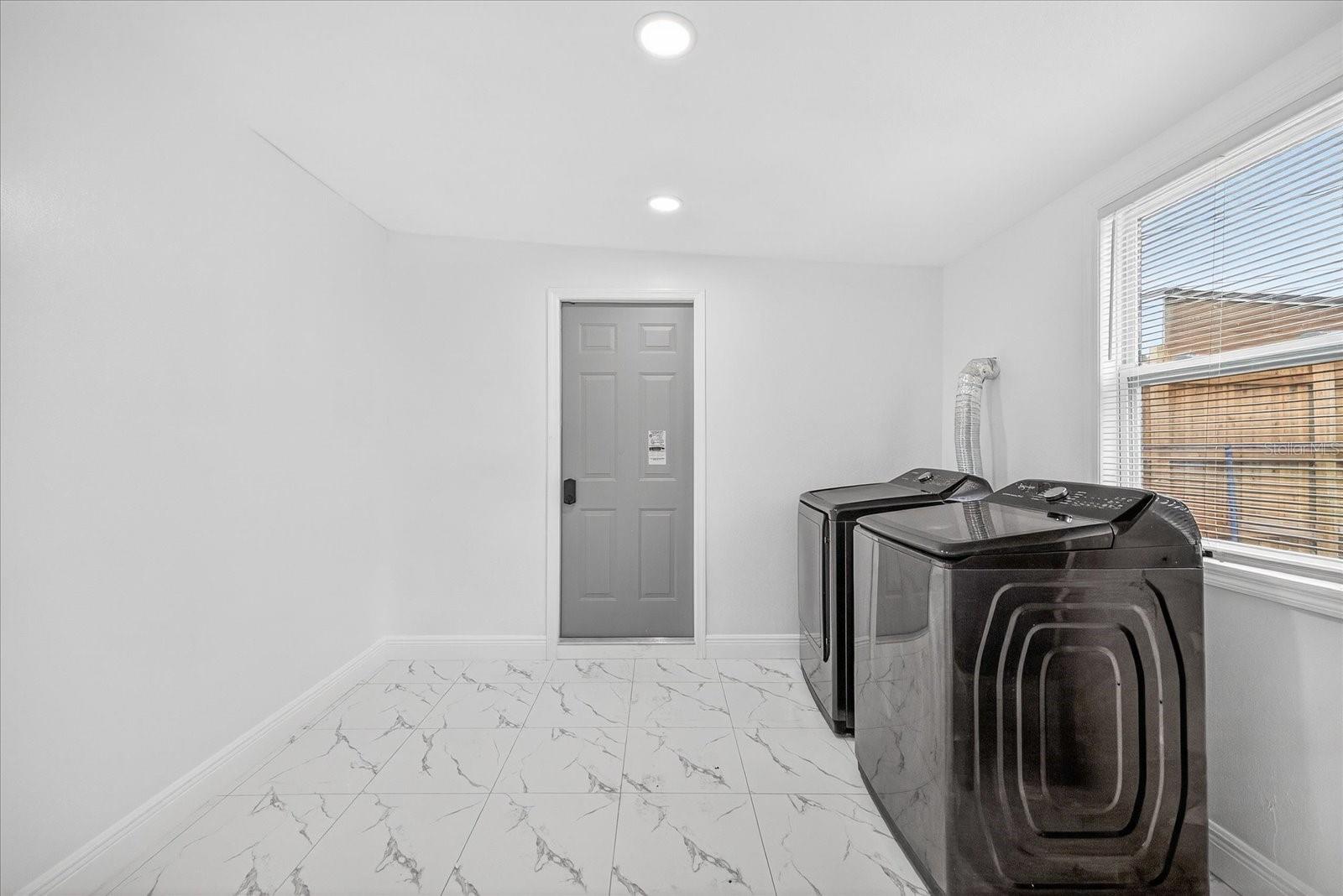 Image 15 of 33 For 2152 Barcelona Drive