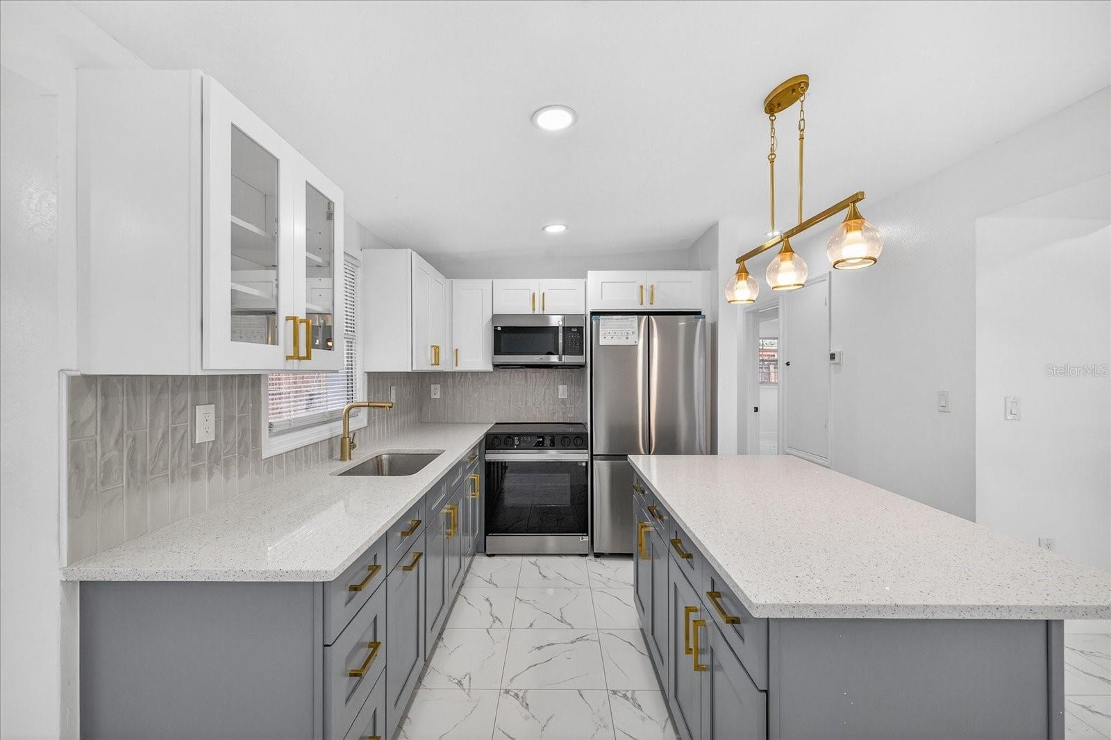 Image 3 of 33 For 2152 Barcelona Drive