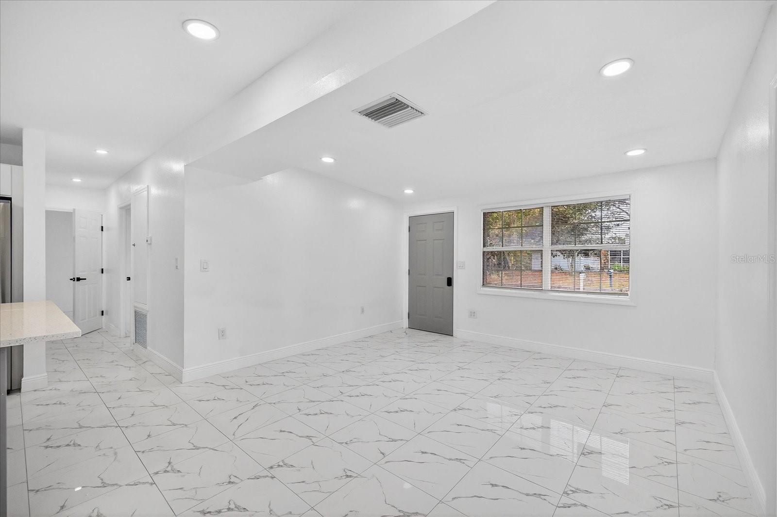 Image 6 of 33 For 2152 Barcelona Drive