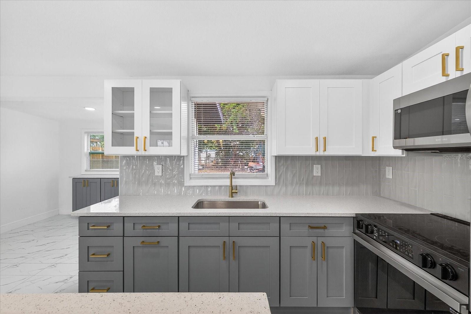 Image 8 of 33 For 2152 Barcelona Drive