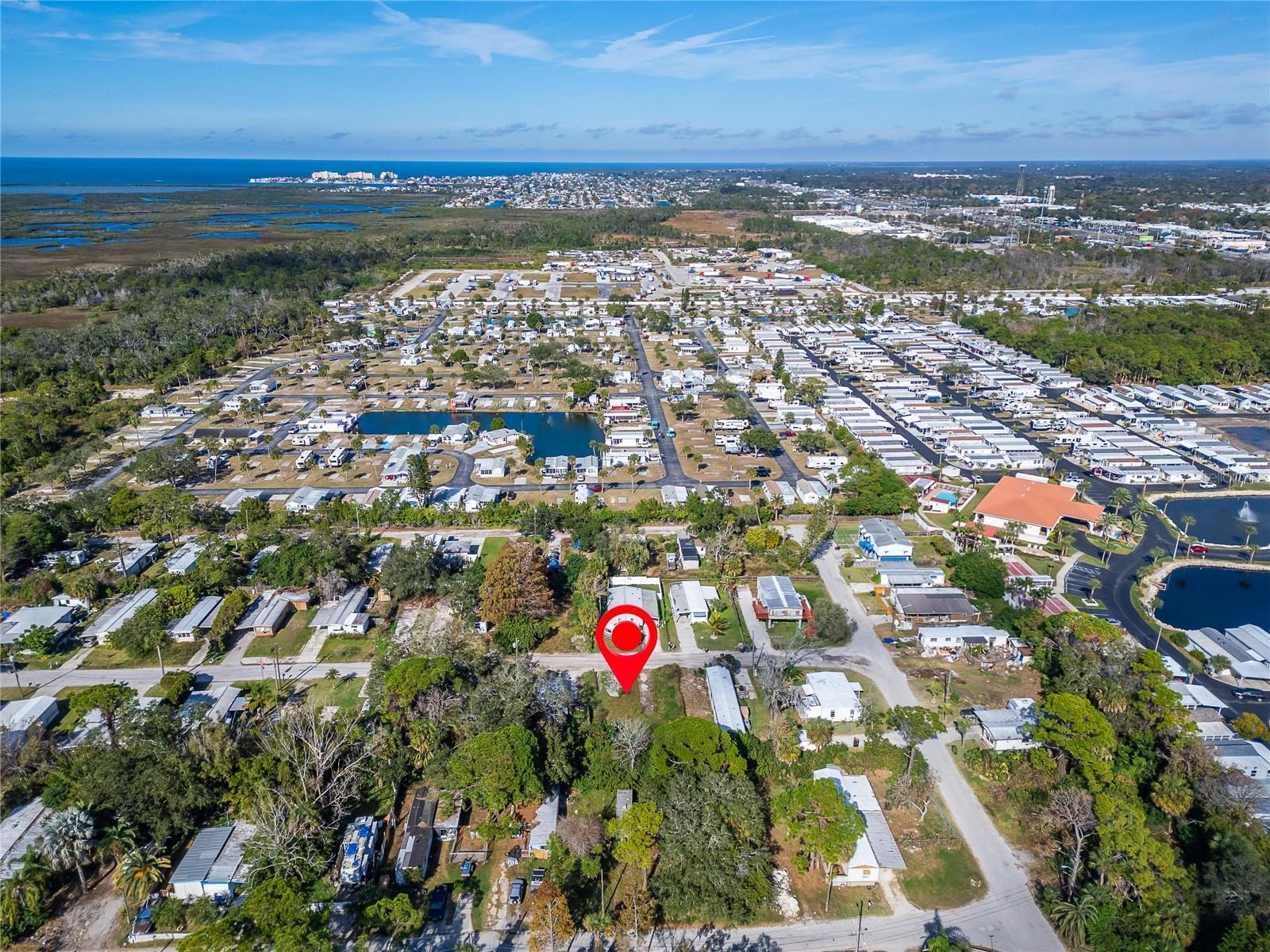 Listing photo id 3 for 6604 Ruth Drive