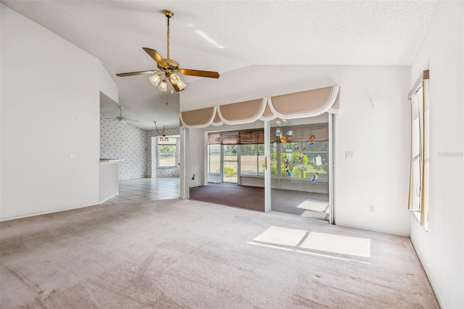 Image 13 of 39 For 2305 Del Webb Blvd