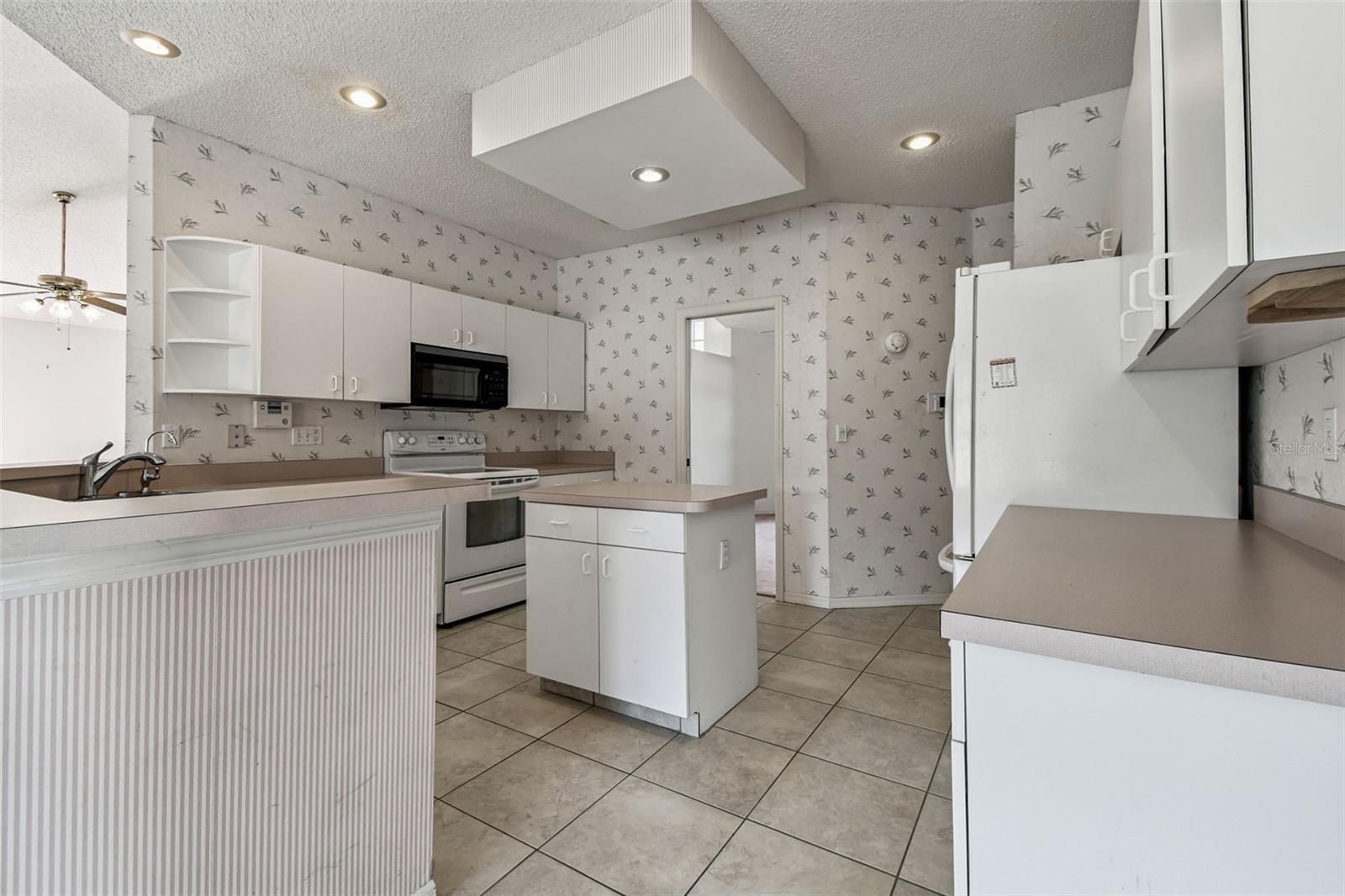 Image 16 of 39 For 2305 Del Webb Blvd