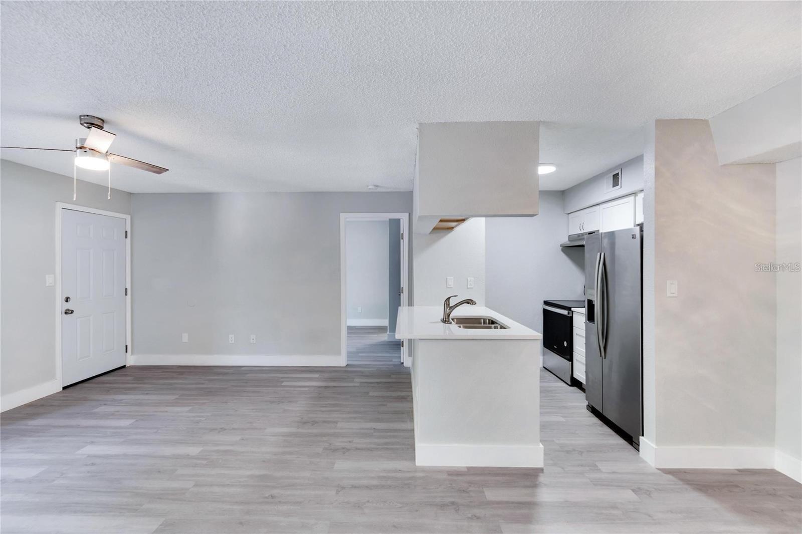 Image 17 of 25 For 8718 Mallard Reserve Drive 101