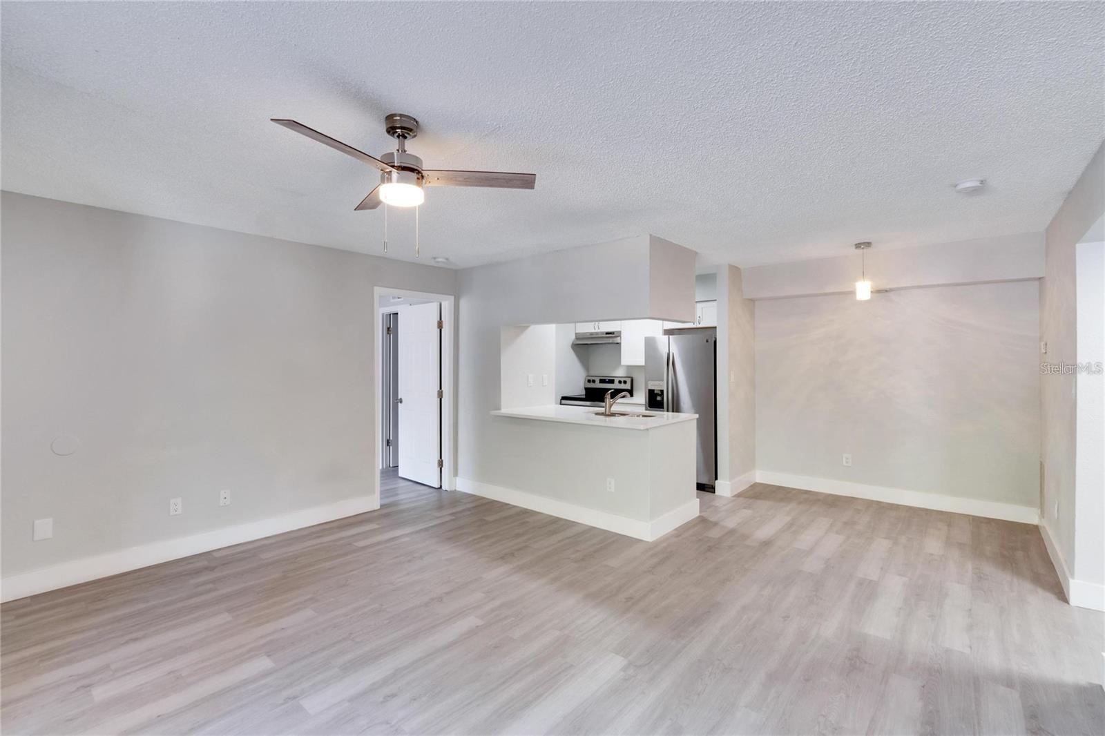 Image 5 of 25 For 8718 Mallard Reserve Drive 101