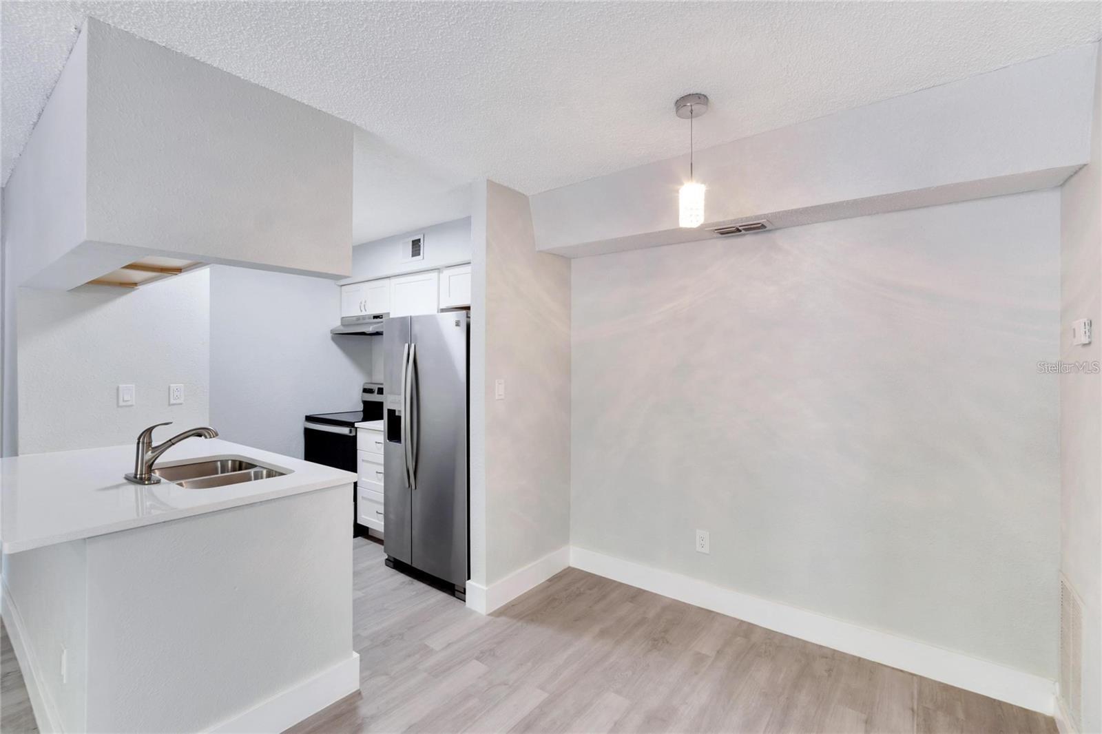 Image 7 of 25 For 8718 Mallard Reserve Drive 101