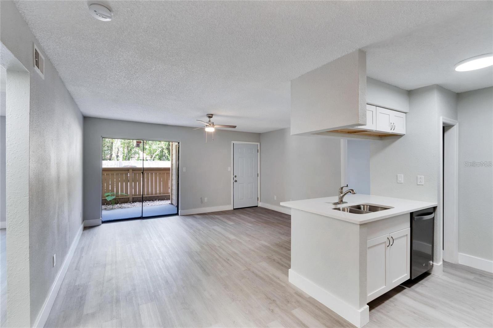 Image 8 of 25 For 8718 Mallard Reserve Drive 101