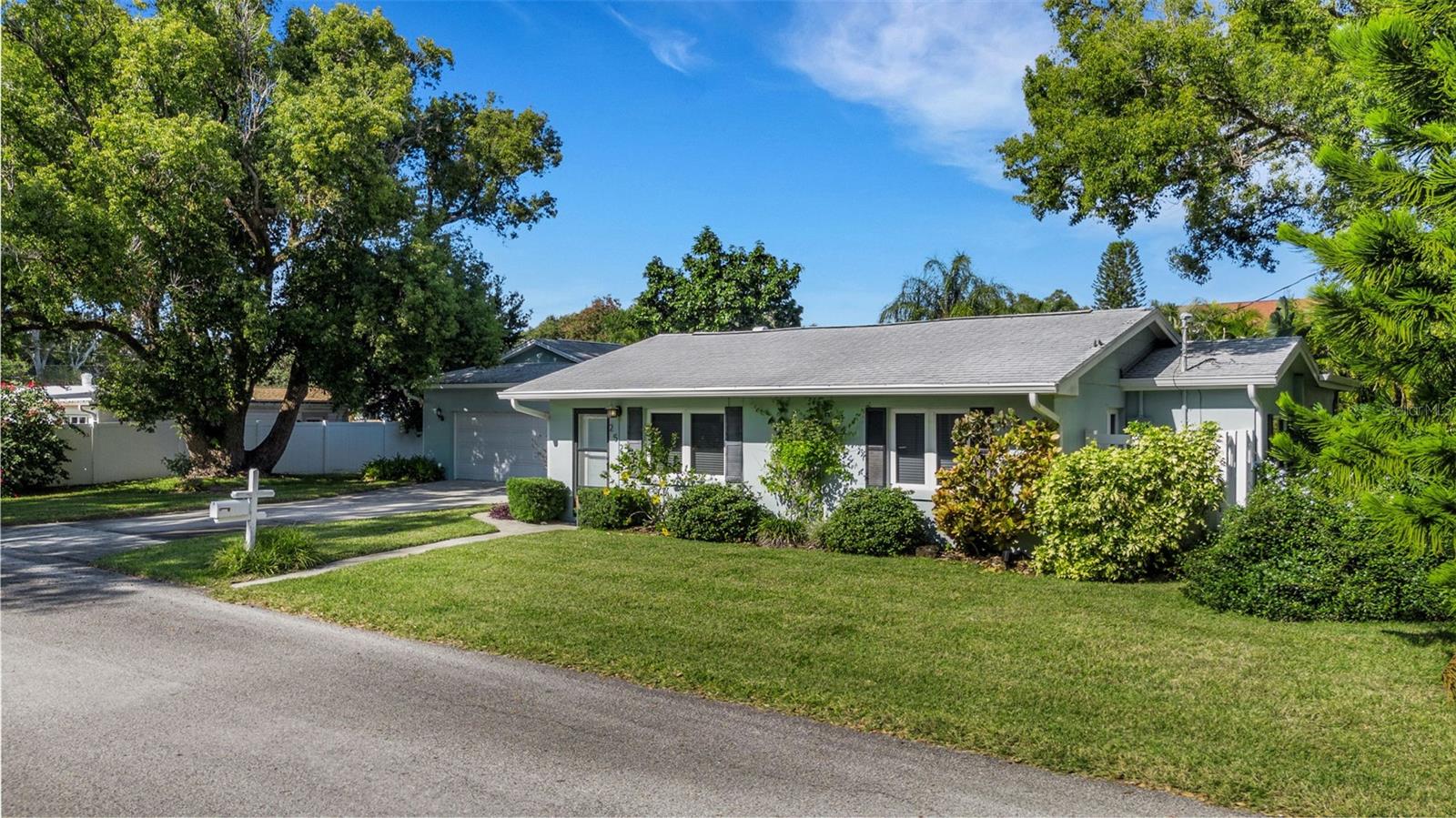 Image 56 of 58 For 2529 Sunset Drive