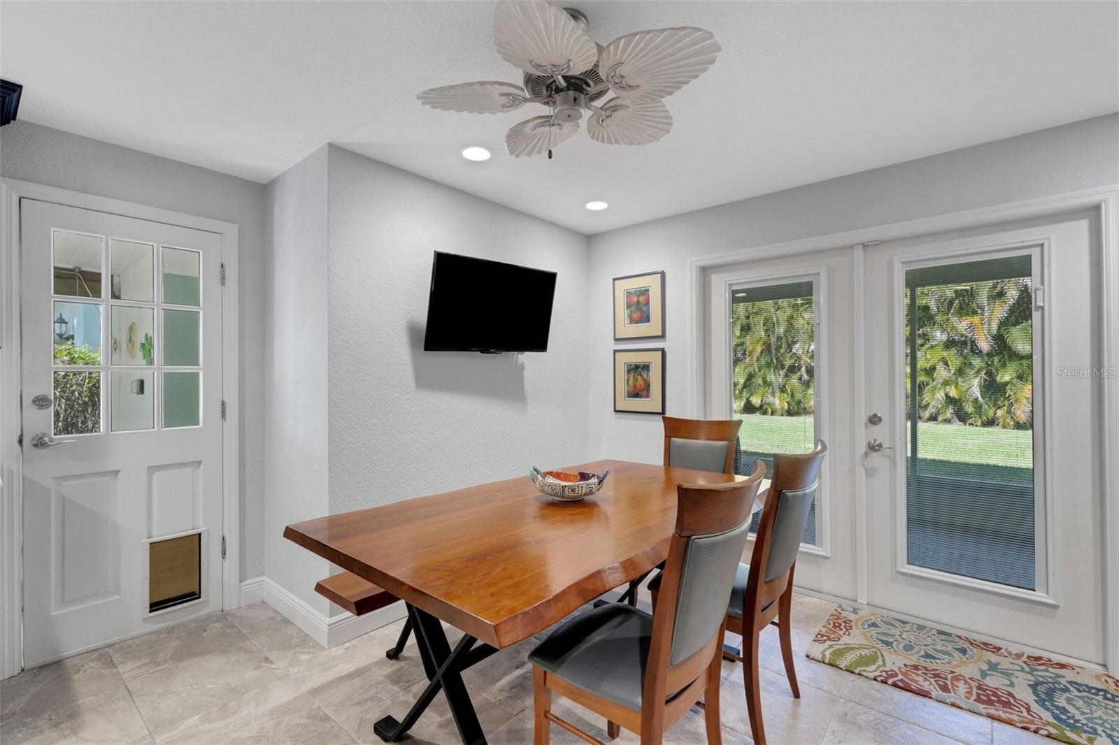 Image 8 of 58 For 2529 Sunset Drive