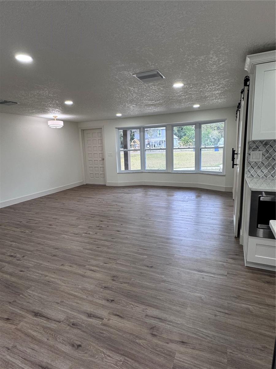 Image 2 of 16 For 2933 Stearns Road