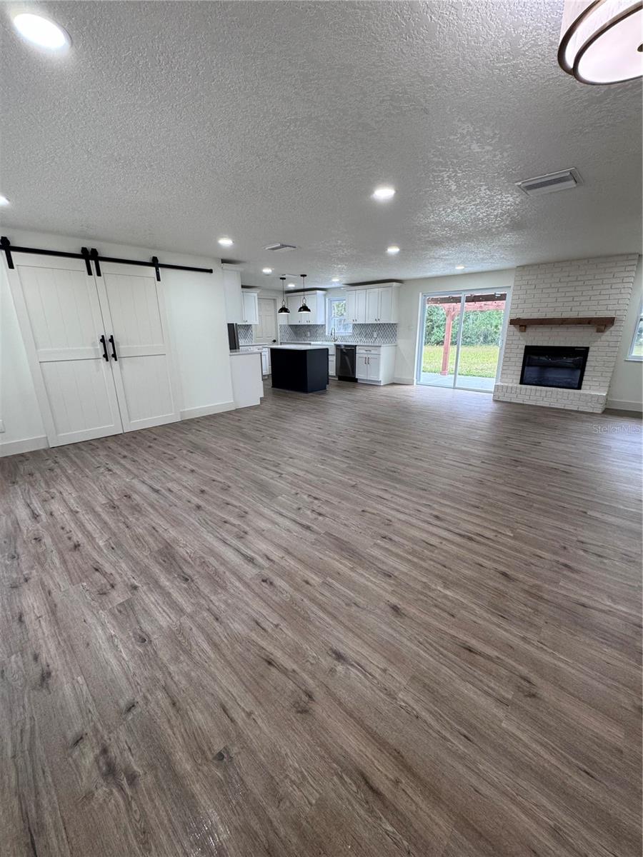 Image 3 of 16 For 2933 Stearns Road