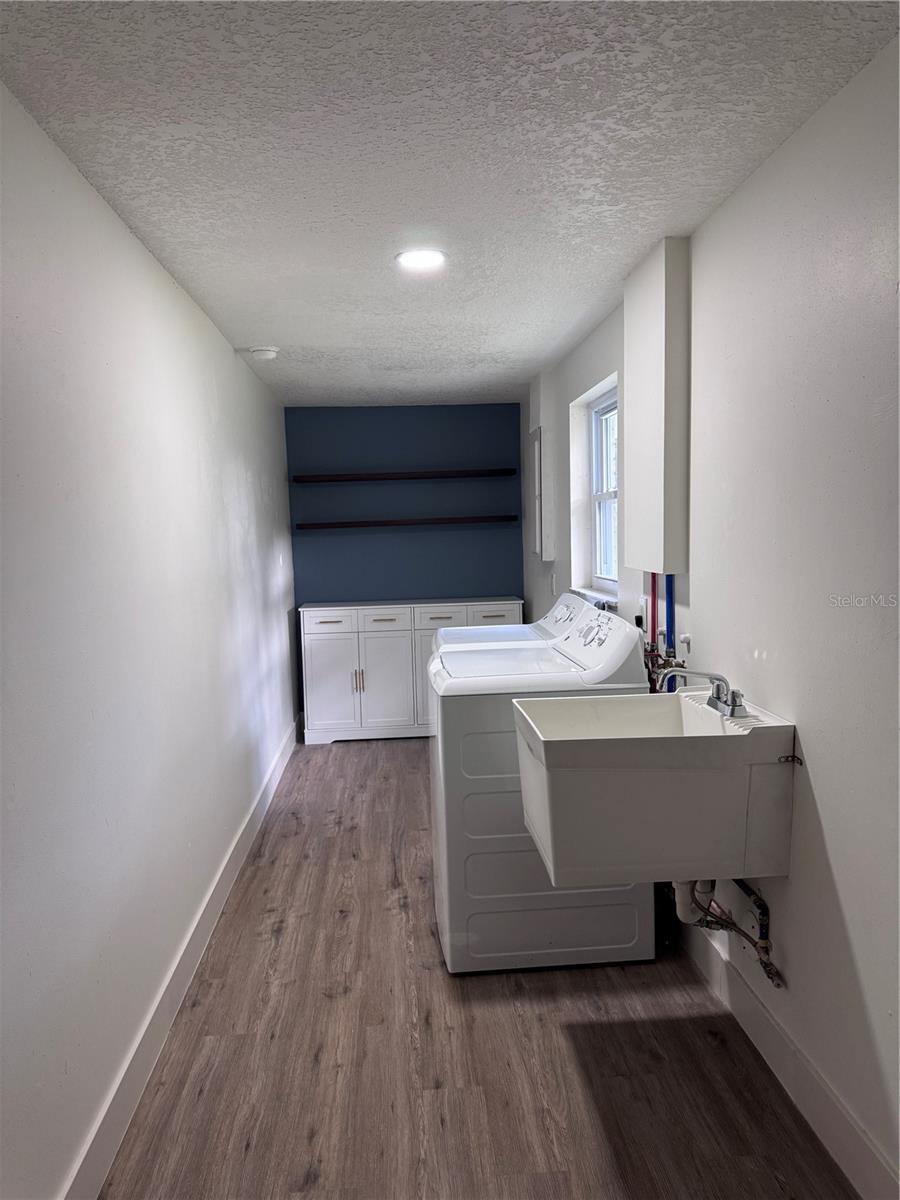 Image 7 of 16 For 2933 Stearns Road