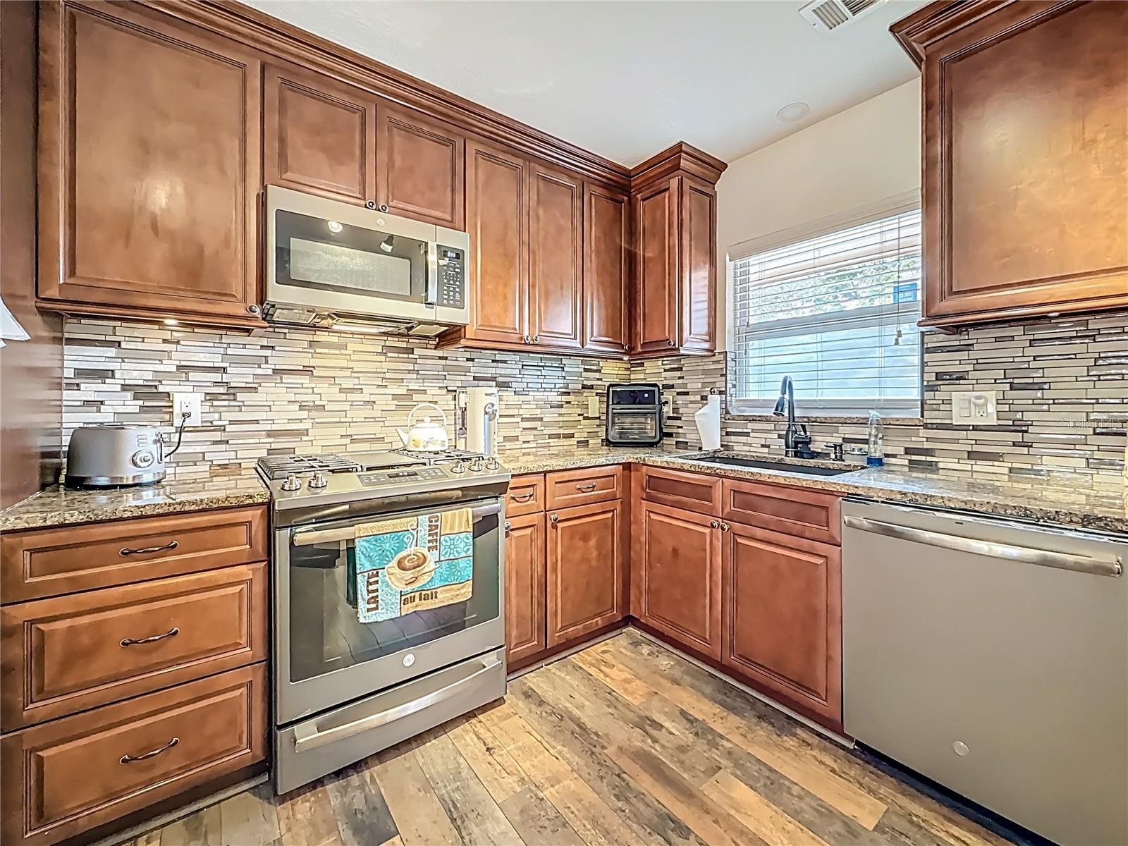 Image 23 of 64 For 14961 Newport Road