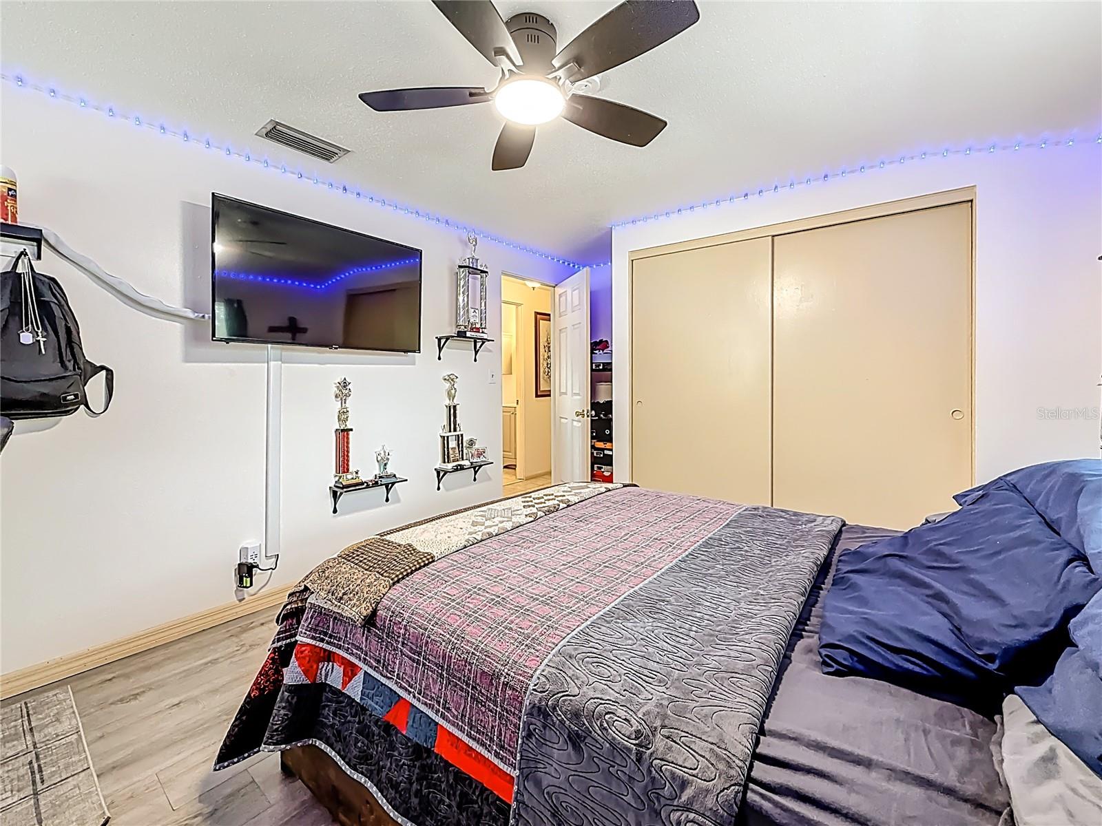 Image 34 of 64 For 14961 Newport Road