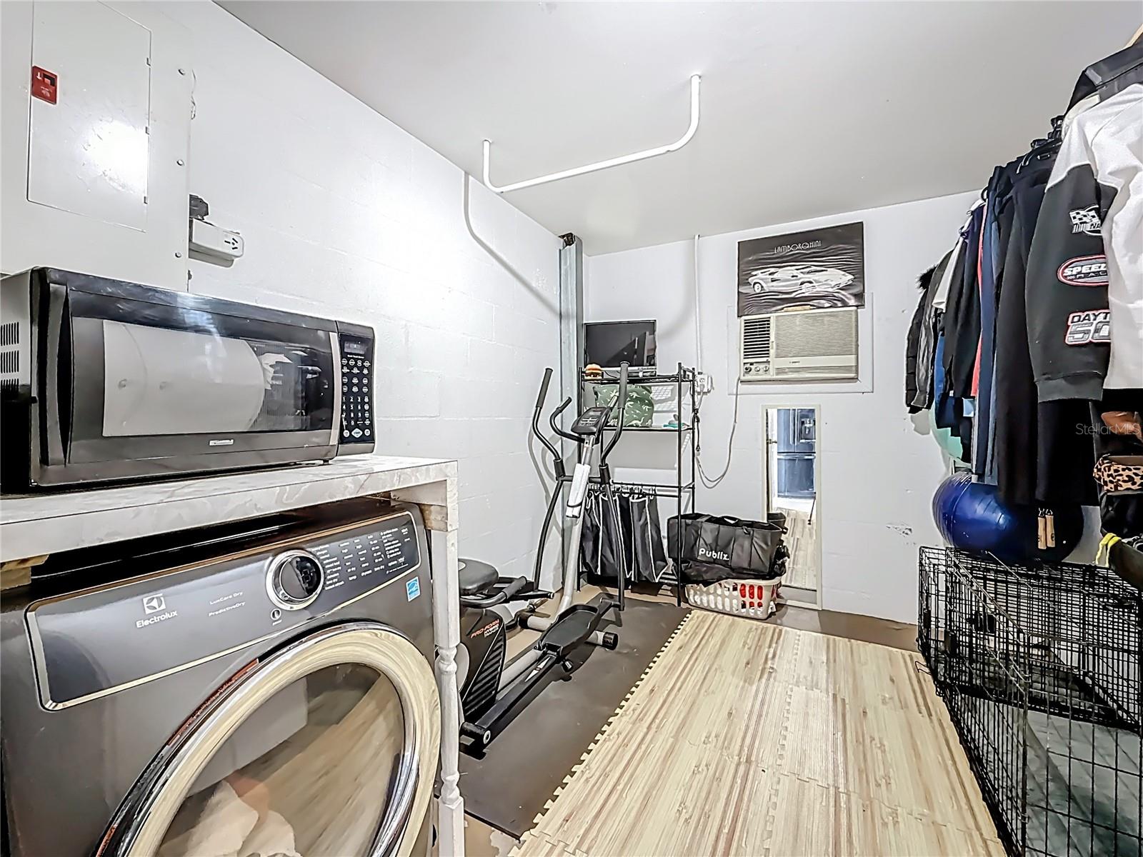 Image 39 of 64 For 14961 Newport Road