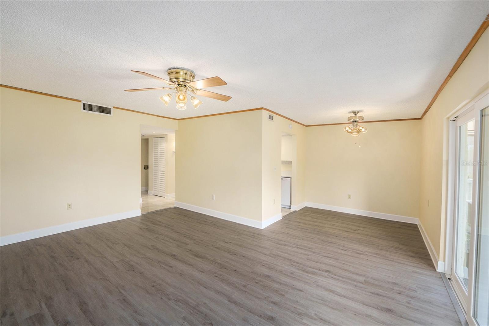 Image 12 of 35 For 11505 7th Way N 2303