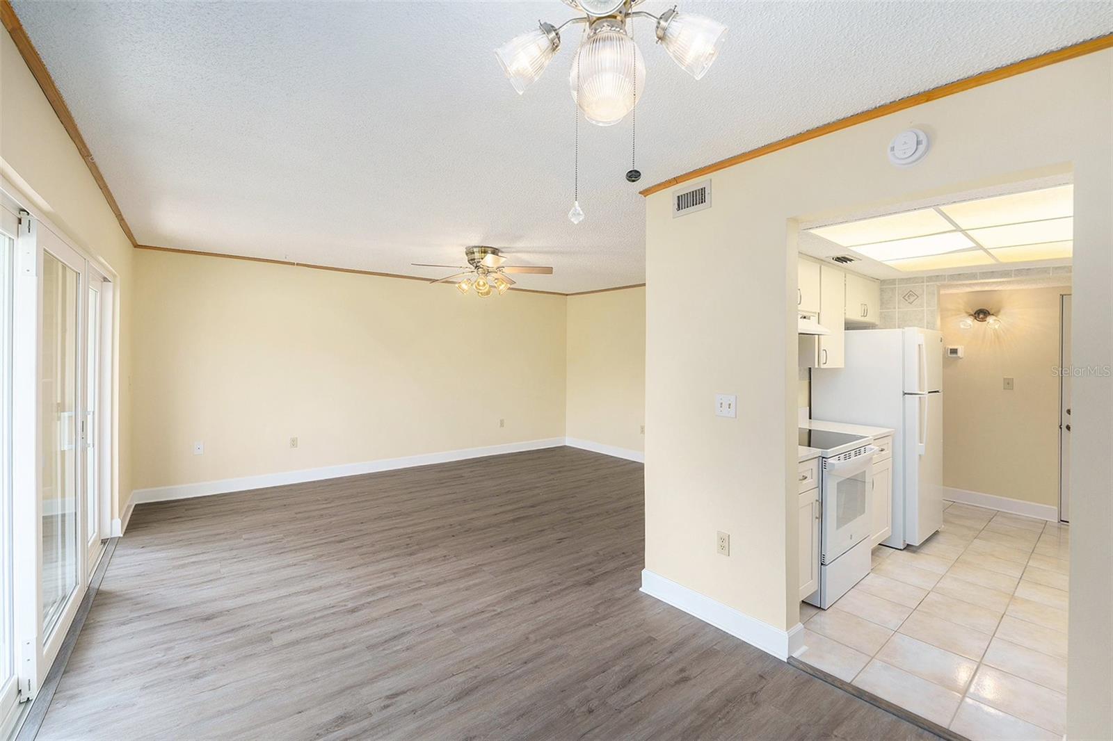 Image 15 of 35 For 11505 7th Way N 2303