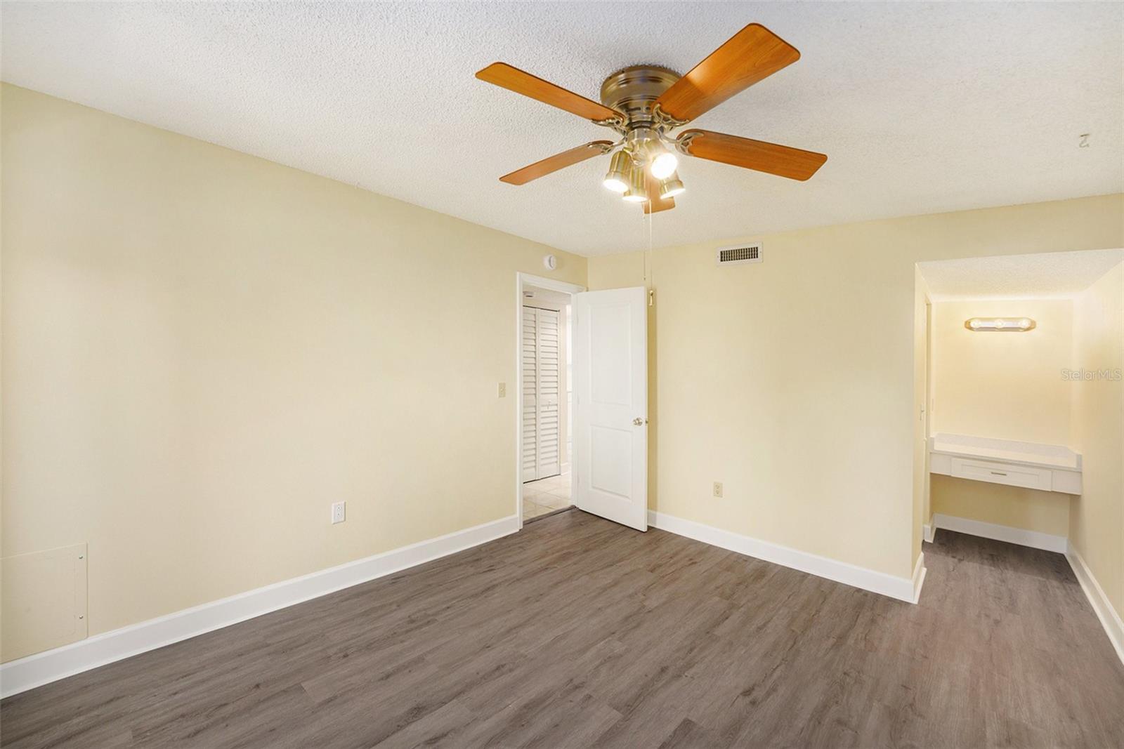 Image 22 of 35 For 11505 7th Way N 2303