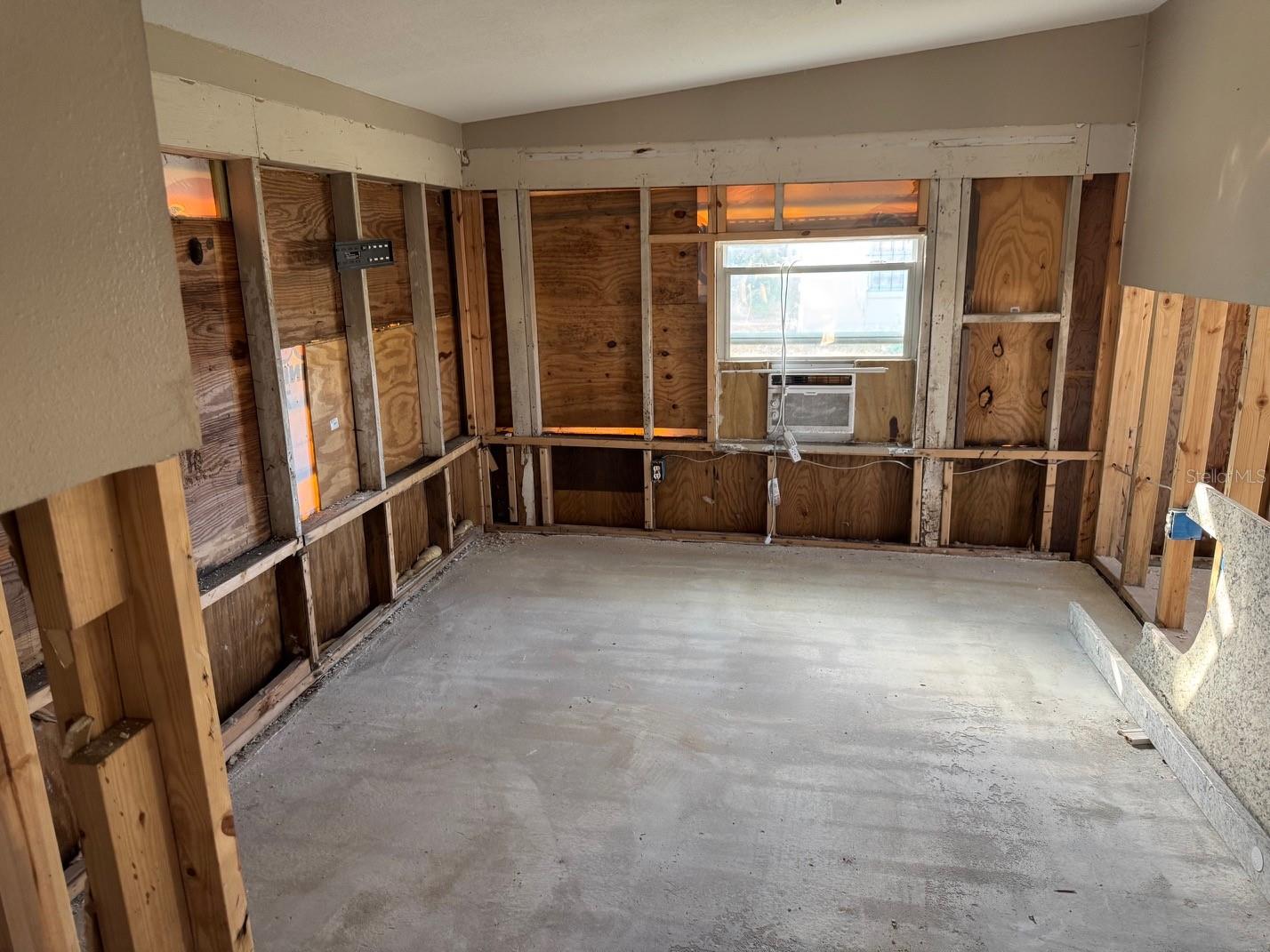 Image 27 of 27 For 1021 Canal Street