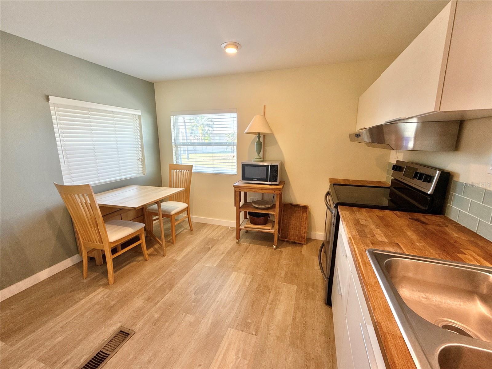 Image 15 of 31 For 340 Mount Oak Avenue Ne 754