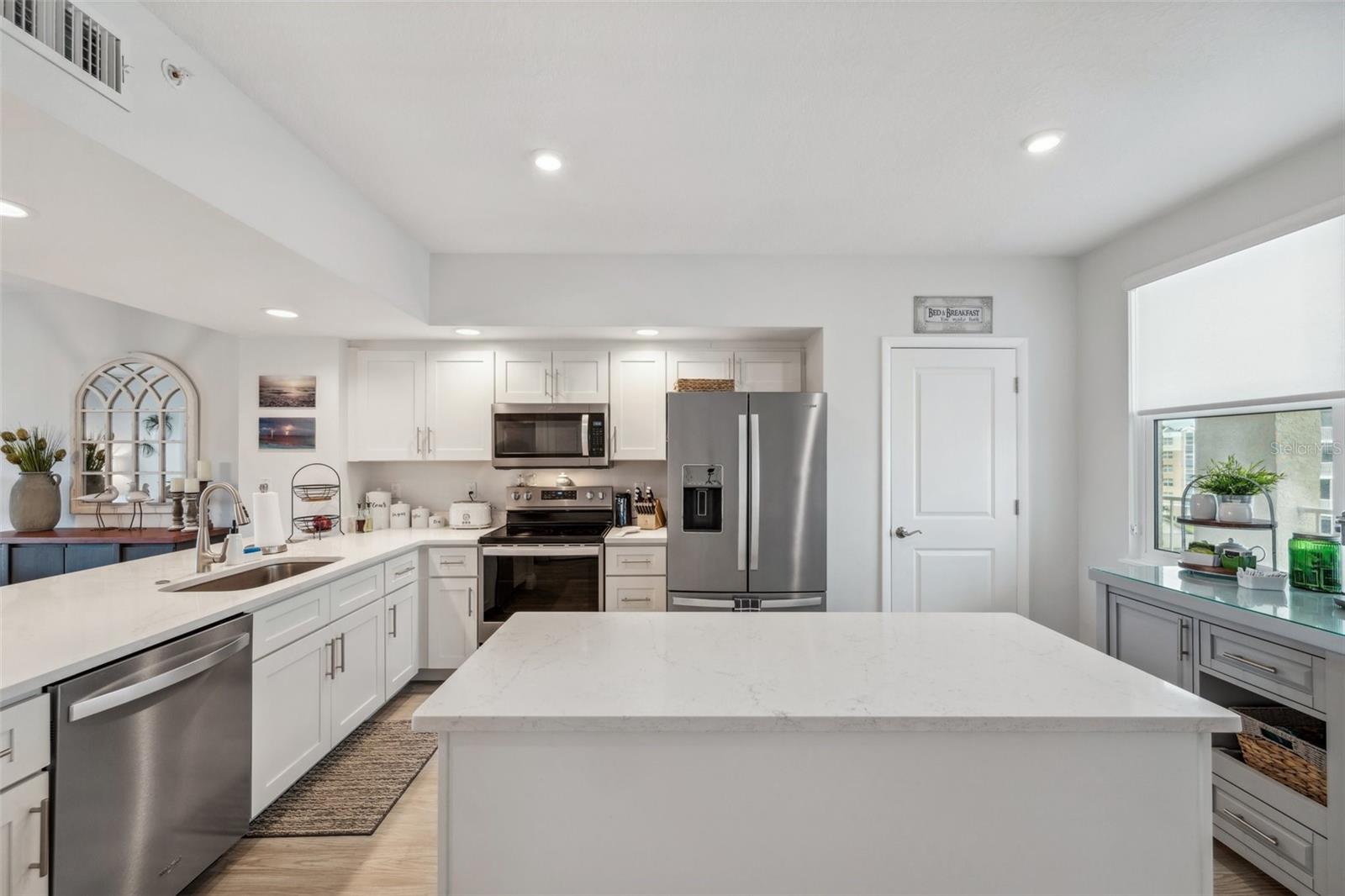 Image 10 of 47 For 960 Starkey Road 10304