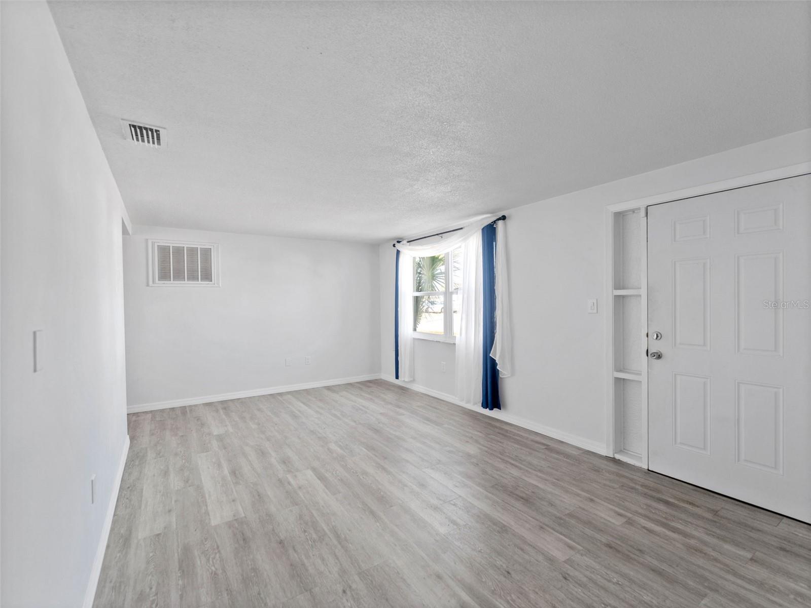 Image 10 of 32 For 4848 Picture Avenue