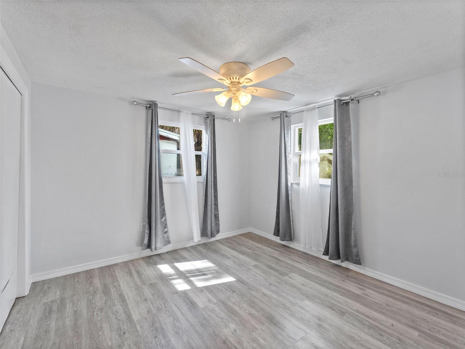 Image 20 of 32 For 4848 Picture Avenue