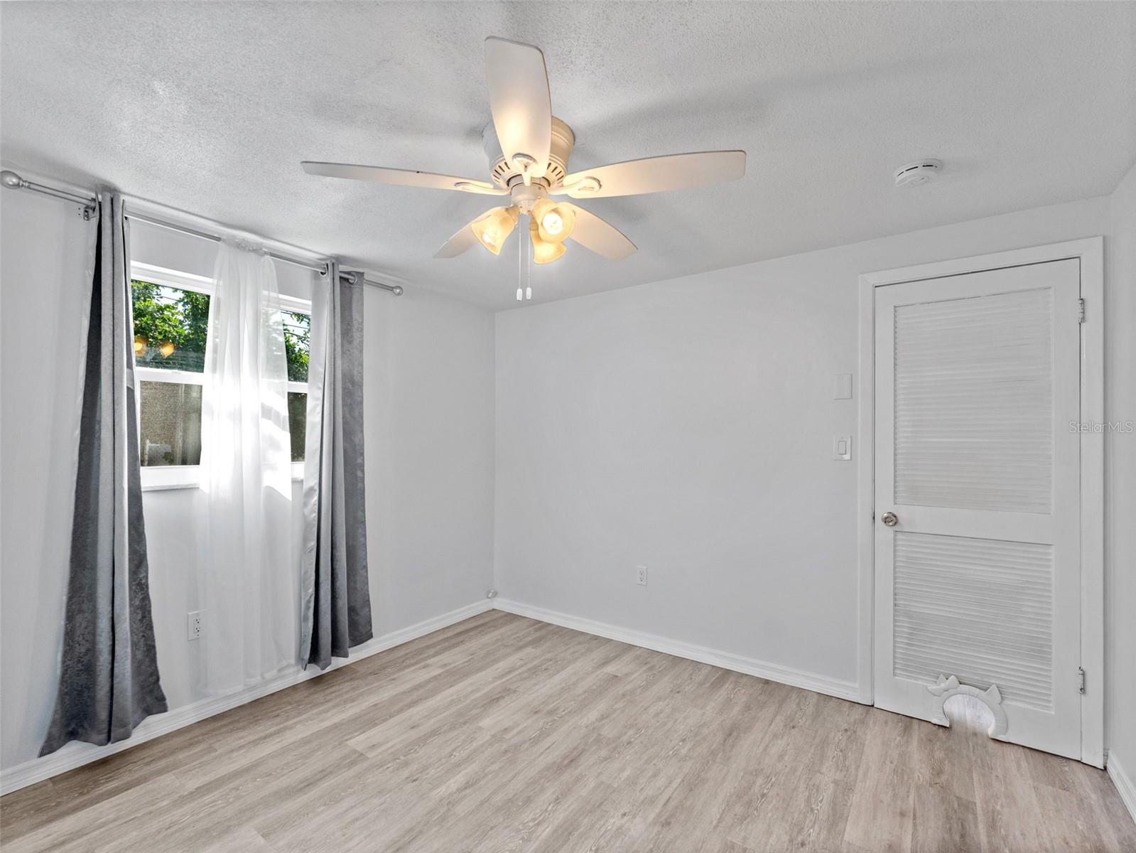 Image 21 of 32 For 4848 Picture Avenue