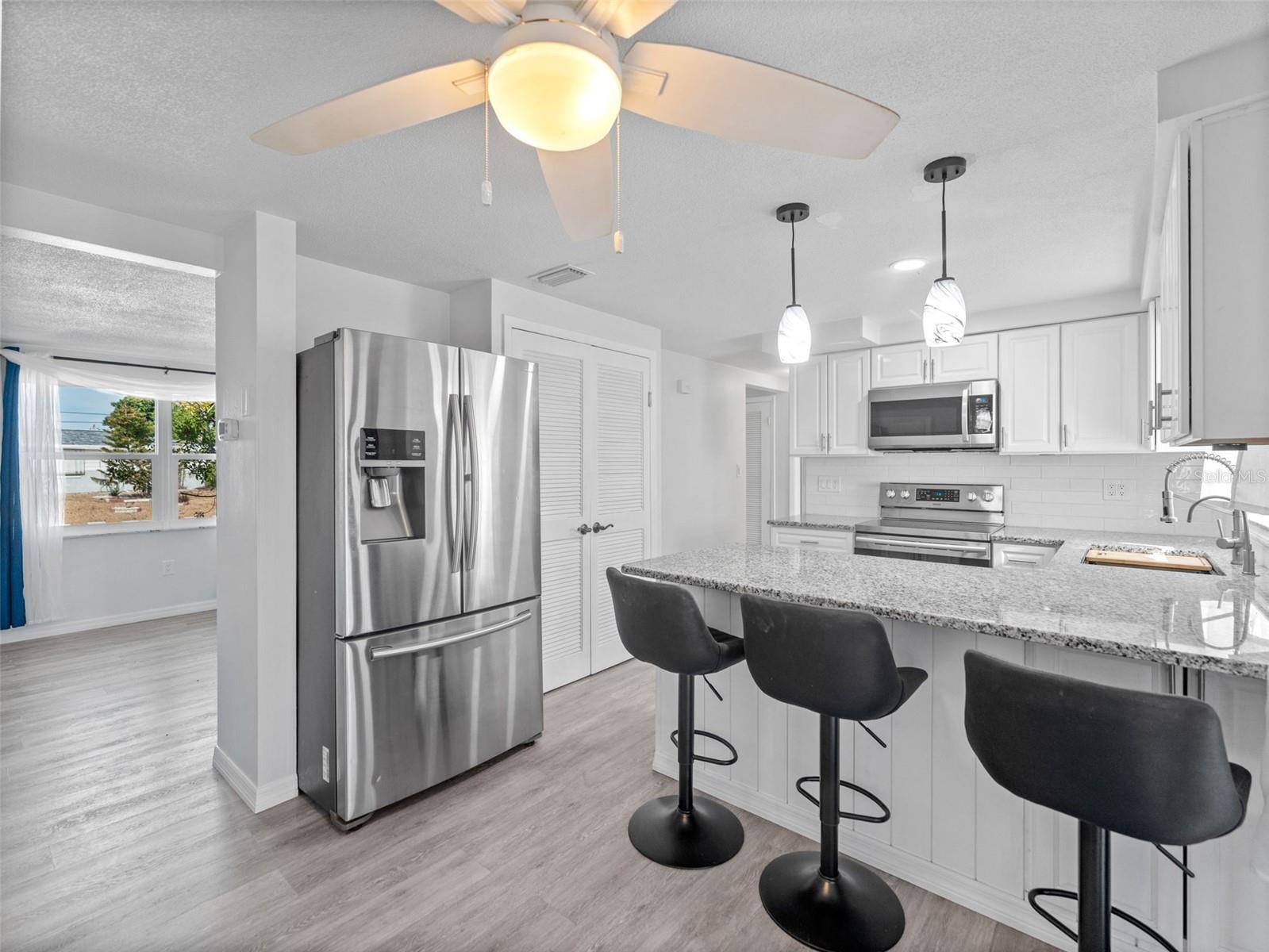 Image 3 of 32 For 4848 Picture Avenue