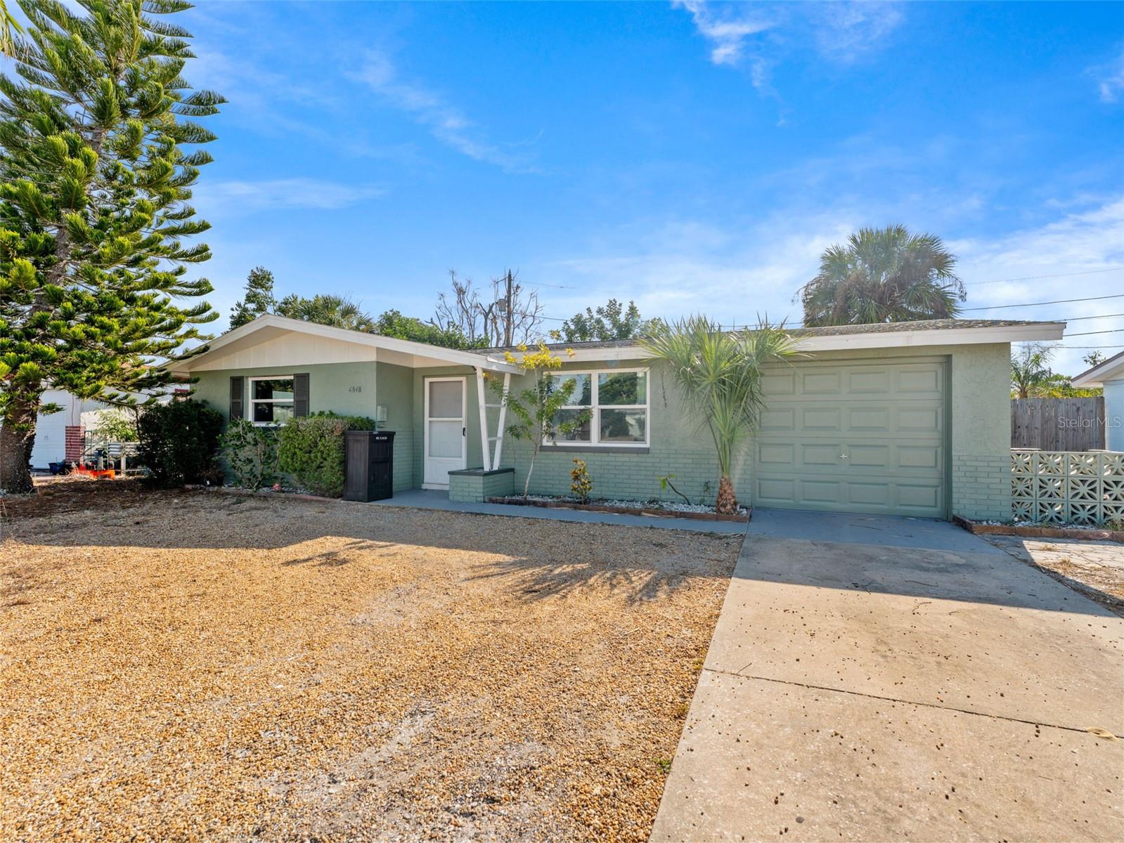 Image 7 of 32 For 4848 Picture Avenue