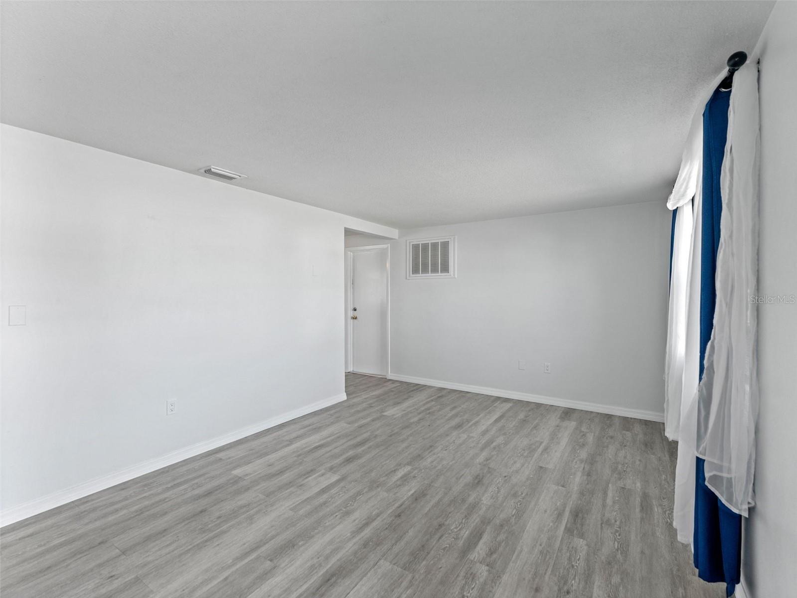 Image 9 of 32 For 4848 Picture Avenue