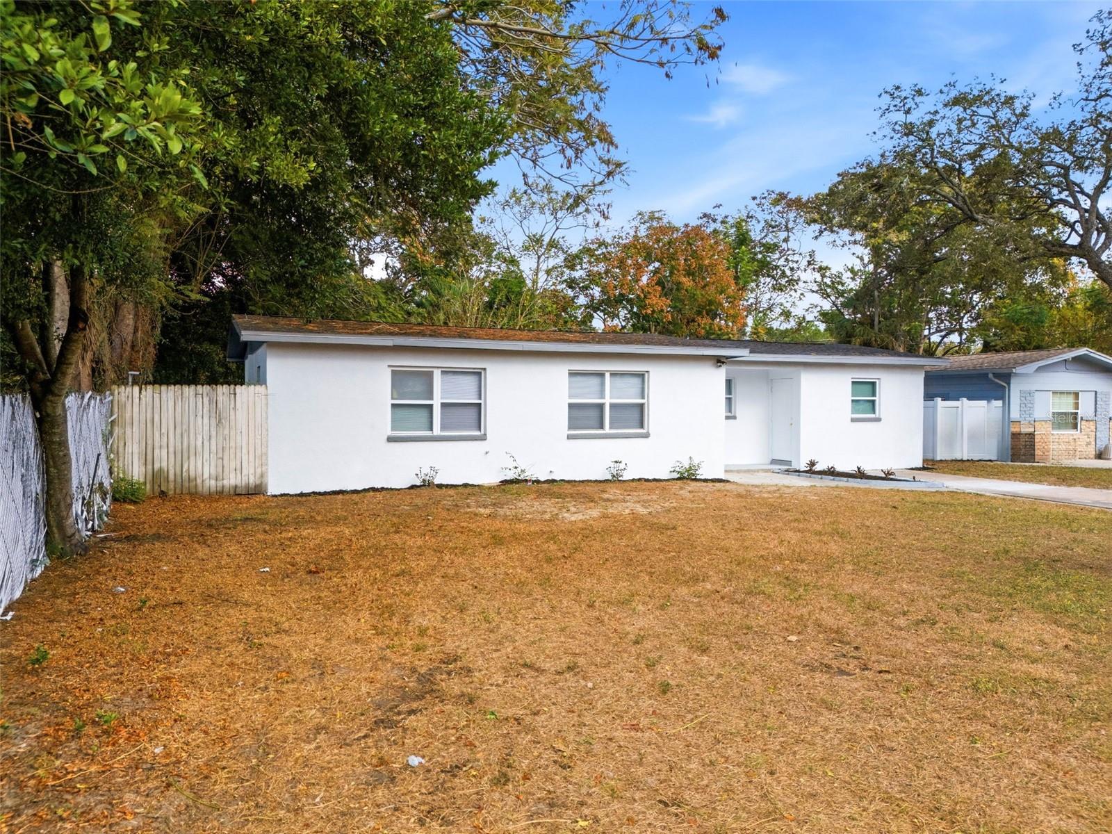 Image 2 of 38 For 1808 Heather Avenue