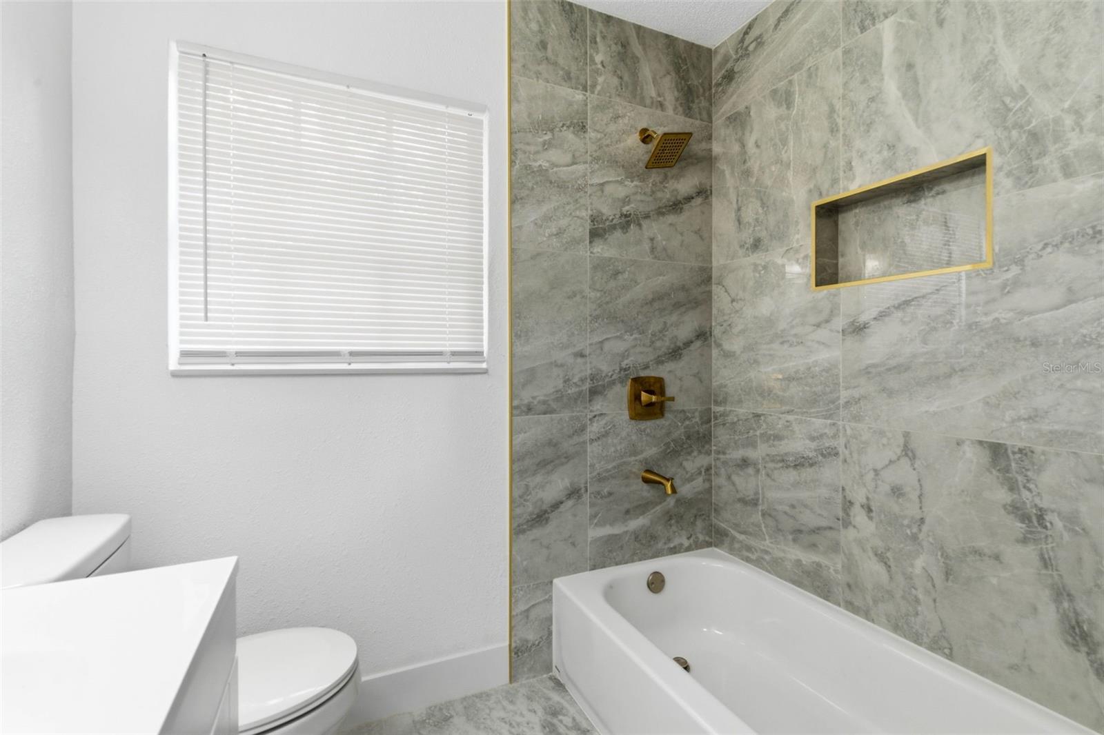 Image 20 of 38 For 1808 Heather Avenue