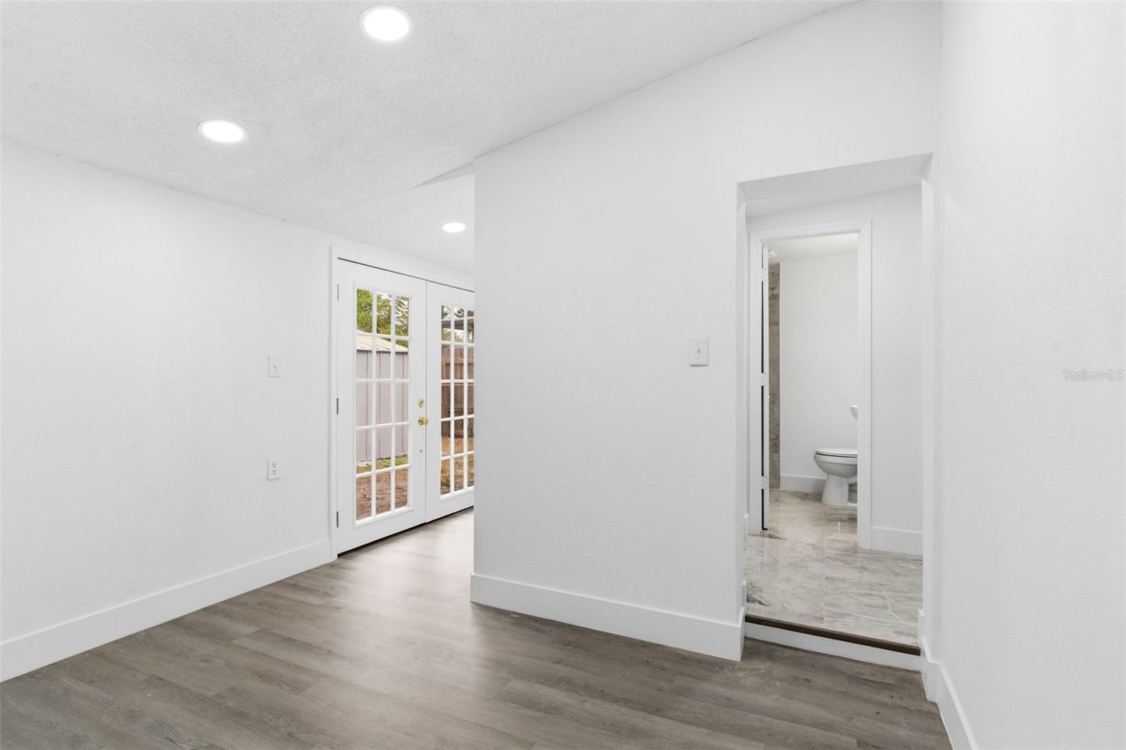 Image 30 of 38 For 1808 Heather Avenue