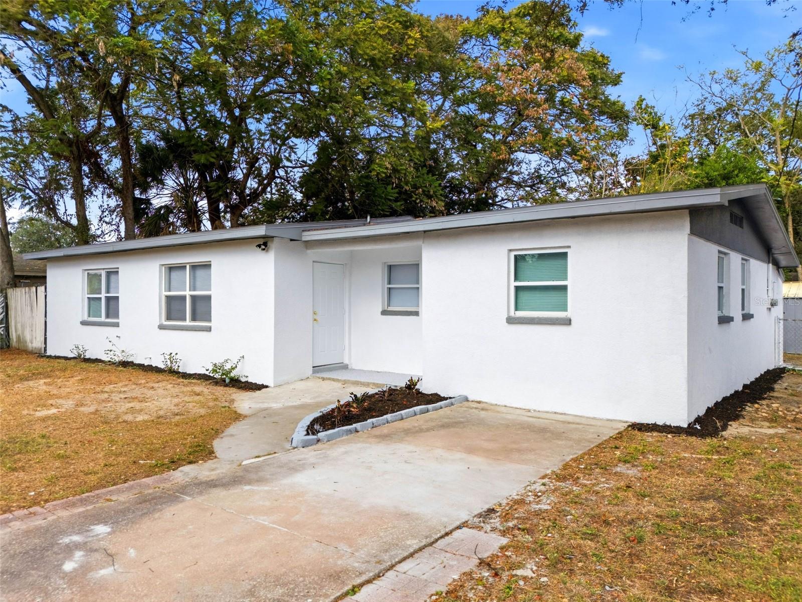 Image 5 of 38 For 1808 Heather Avenue