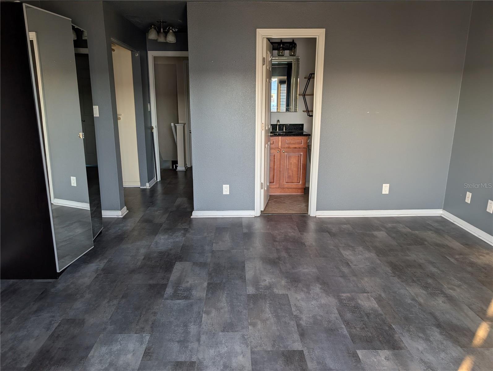 Image 16 of 35 For 4957 Cobia Drive Se