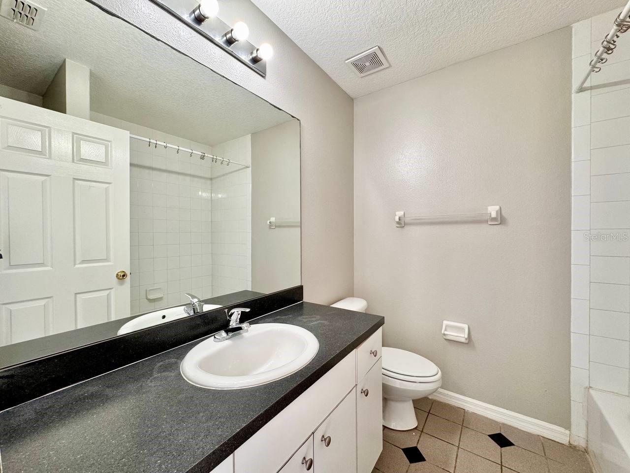 Image 18 of 25 For 2420 Ida Street