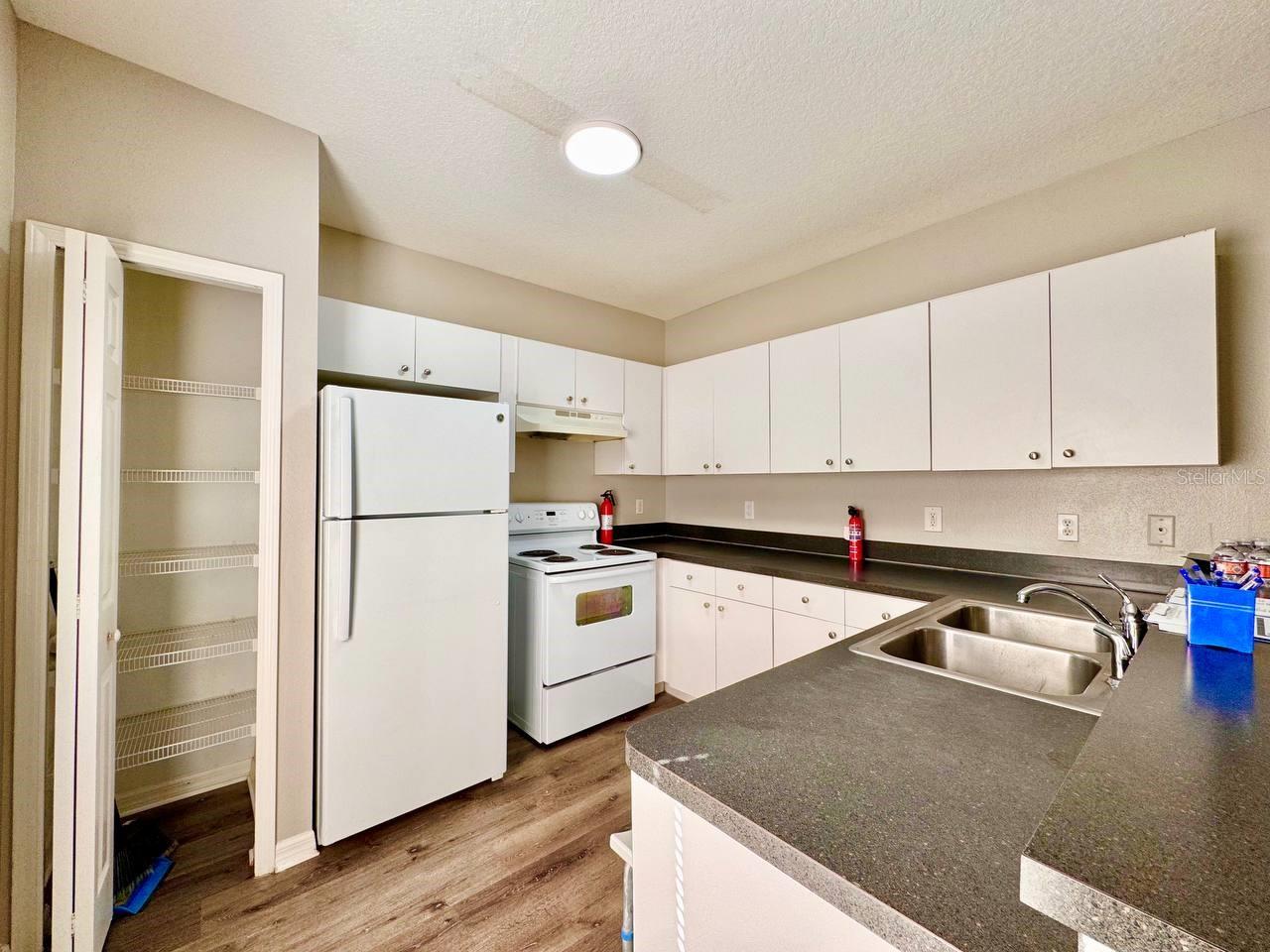 Image 7 of 25 For 2420 Ida Street