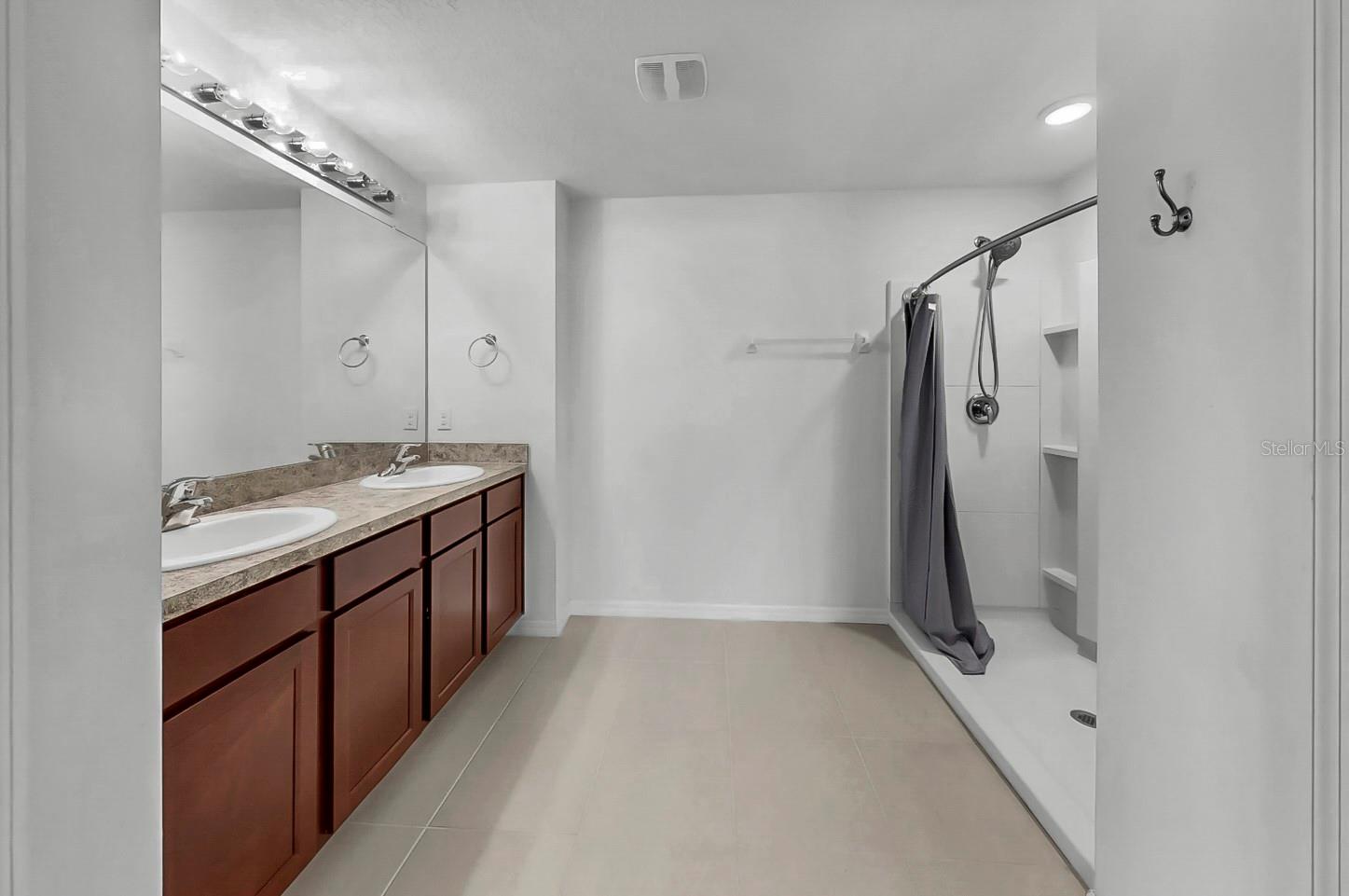 Listing photo id 24 for 10237 Mangrove Well Road