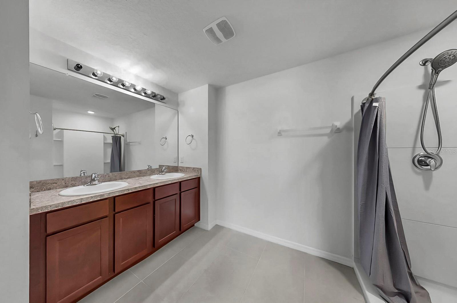 Listing photo id 27 for 10237 Mangrove Well Road