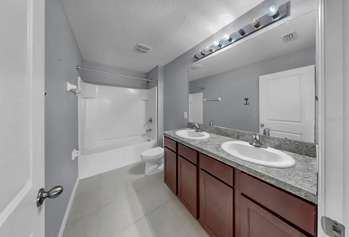 Listing photo id 35 for 10237 Mangrove Well Road